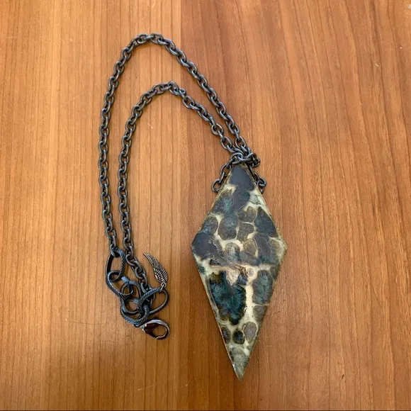 Dandy Ceramic Pendant Necklace - Picture 2 of 8